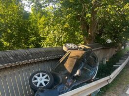 FOTO. Cascadorie nedorită cu mașina. Un accident petrecut la Pipirig s-a soldat cu rănirea a 5 persoane