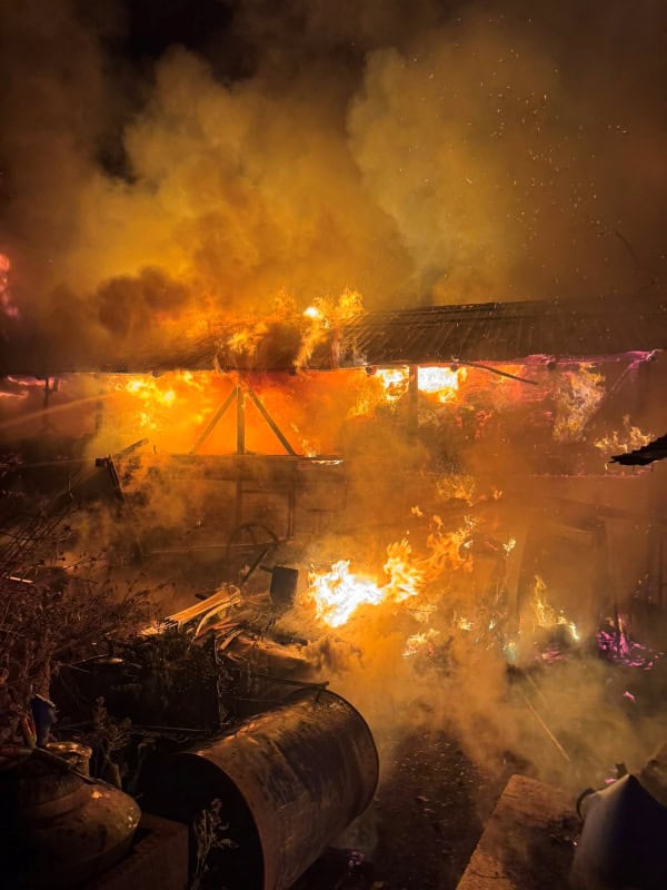 Incendiu la Târgu-Neamț: cinci capre și 20 de păsări au pierit într-o gospodărie