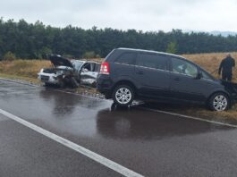 Accident cu patru mașini la ieșirea din Târgu-Neamț. Un bărbat a ajuns la spital