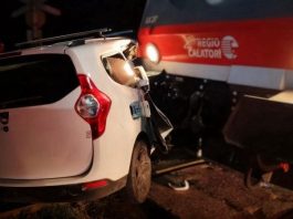 Iași. Accident feroviar la Ceplenița – în mașina implicată erau mai multe persoane decât în tren