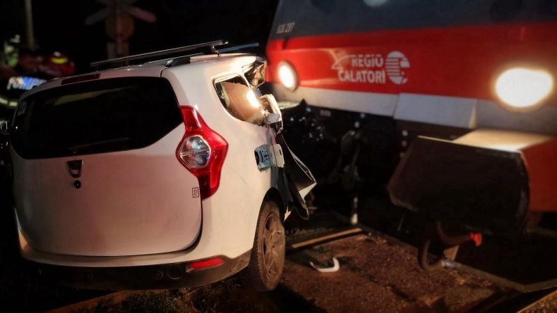 Iași. Accident feroviar la Ceplenița – în mașina implicată erau mai multe persoane decât în tren