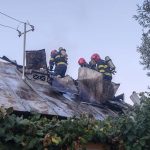 Peste 100 de intervenții ale pompierilor într-un singur sfârșit de săptămână. Trei mesaje RO-ALERT privind prezența urșilor