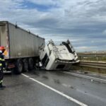 Suceava. Accident în localitatea Șcheia – un TIR a ajuns de-a latul drumului