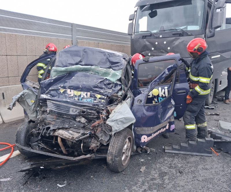 Vaslui. Două persoane au murit într-un accident produs între un autoturism și un autotren