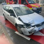Accident între două autoturisme în Piatra Neamț. O femeie a fost transportată la spital