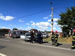 FOTO. Doi răniți într-un accident rutier la ieșirea din Negrești spre Todirești