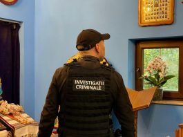 Botoșani. Percheziții într-un dosar de înșelăciune. Un bărbat ar fi desfășurat ilegal activități religioase