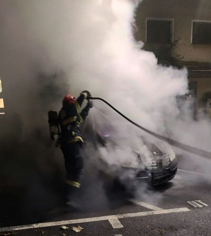 Neamț. Două mașini au fost distruse de foc – în ambele cazuri cauza a fost de natură electrică