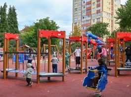 Nou loc de joacă, cel mai mare din municipiu, deschis la Piatra Neamț