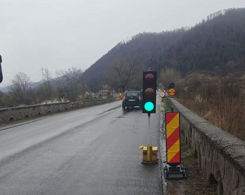 Neamț Podul de la Pângărați, din nou în șantier: trafic semaforizat pe DN 15
