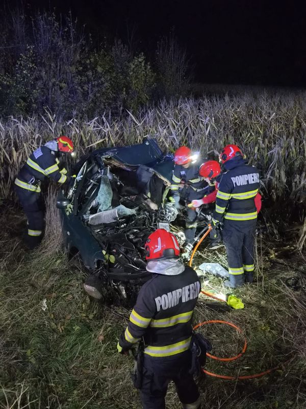 Iași. Grav accident la Miroslovești – două persoane și-au pierdut viața Iași. Grav accident la Miroslovești – două persoane și-au pierdut viața