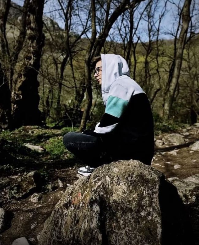 Avea doar 18 ani. Alex Șandor, tânărul din Neamț mort în accidentul de la Miclăușeni, va fi condus astăzi pe ultimul drum Avea doar 18 ani. Alex Șandor, tânărul din Neamț mort în accidentul de la Miclăușeni, va fi condus astăzi pe ultimul drum