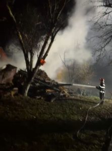 Bacău. Incendiu la un adăpost de animale din localitatea  Ghimeș-Făget