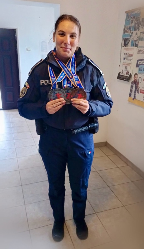 Bacău. Delia Ștefania Dumitriu, polițista campioană la karate, cu centură neagră