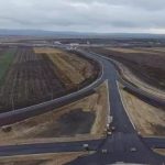 Imagini aeriene de pe șantierul A7 Bacău – Pașcani. Cum au avansat lucrările pe lotul Săucești – Trifești Imagini aeriene de pe șantierul A7 Bacău – Pașcani. Cum au avansat lucrările pe lotul Săucești – Trifești