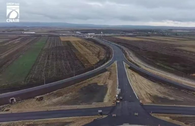 Imagini aeriene de pe șantierul A7 Bacău – Pașcani. Cum au avansat lucrările pe lotul Săucești – Trifești