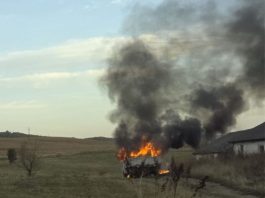 Botoșani. O autoutilitară a fost incendiată intenționat și a ars în totalitate