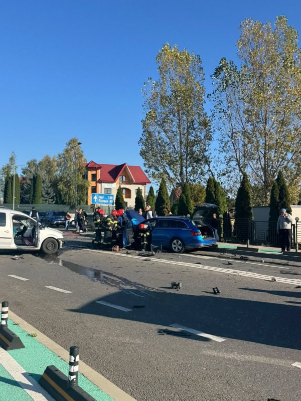 Accident în Piatra Neamț în zona Sălii Polivalente Accident în Piatra Neamț în zona Sălii Polivalente
