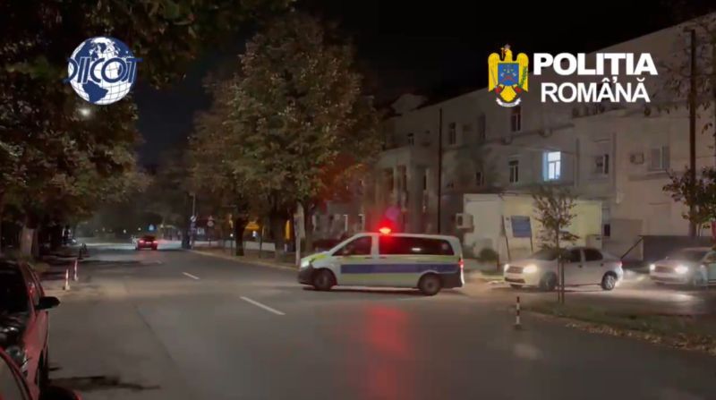 Iași. DIICOT descinde în 48 locații din 6 județe și București – anchetatorii vorbesc de un prejudiciu de zeci de milioane de lei din infracțiuni economice Iași. DIICOT descinde în 48 locații din 6 județe și București – anchetatorii vorbesc de un prejudiciu de zeci de milioane de lei din infracțiuni economice