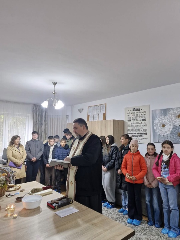 FOTO. „Casa Ozana" și-a deschis porțile către comunitate FOTO. „Casa Ozana" și-a deschis porțile către comunitate