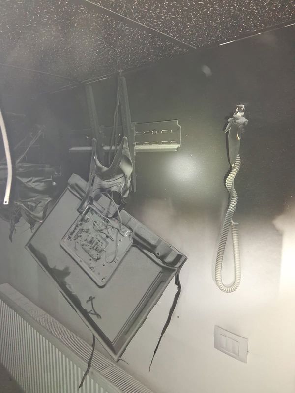 Vaslui. Incendiu în toiul nopții, la demisolul unei clădiri Vaslui. Incendiu în toiul nopții, la demisolul unei clădiri – foto 3