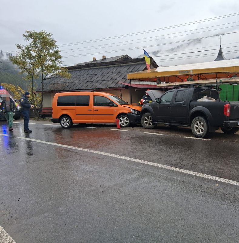 Neamț. Două accidente în aceeași zi și acțiuni ale polițiștilor în trafic Neamț. Două accidente în aceeași zi și acțiuni ale polițiștilor în trafic