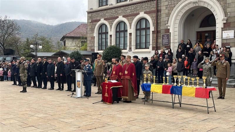 Video-foto. Sărbătoare de Ziua Armatei la Piatra Neamț Video-foto. Sărbătoare de Ziua Armatei la Piatra Neamț
