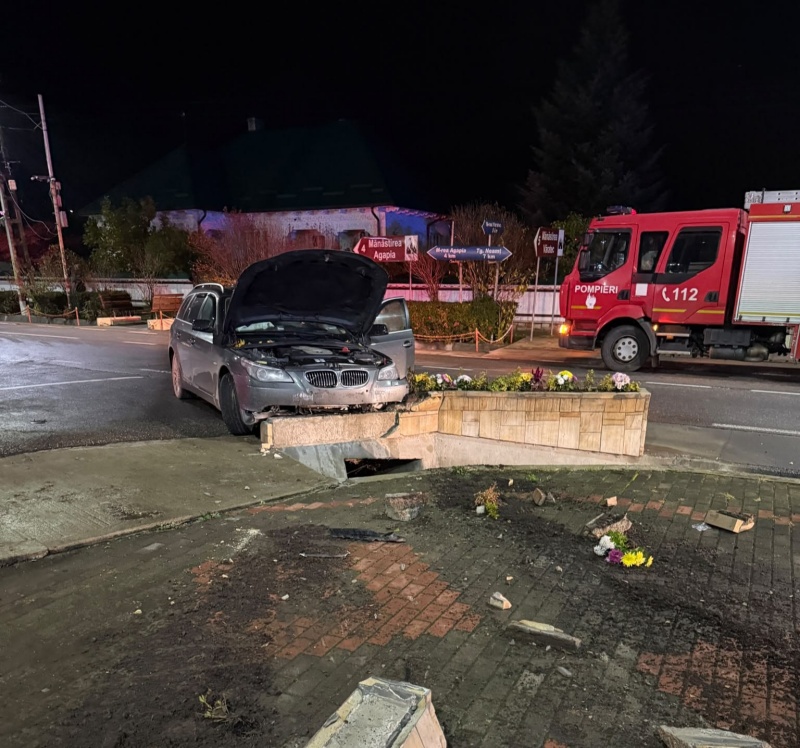 VIDEO-FOTO. Neamț. Accident soldat cu 2 răniți în Agapia