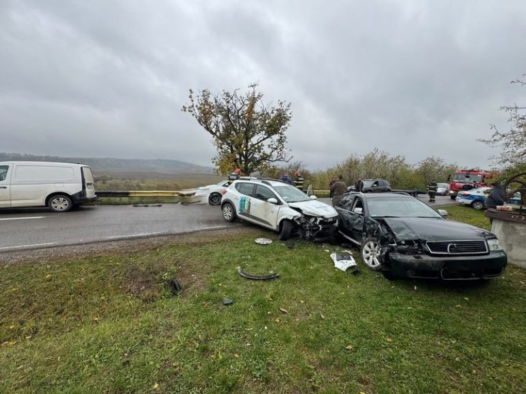 Două accidente în Neamț, în 30 de minute. Patru autoturisme au fost implicate într-unul dintre evenimente
