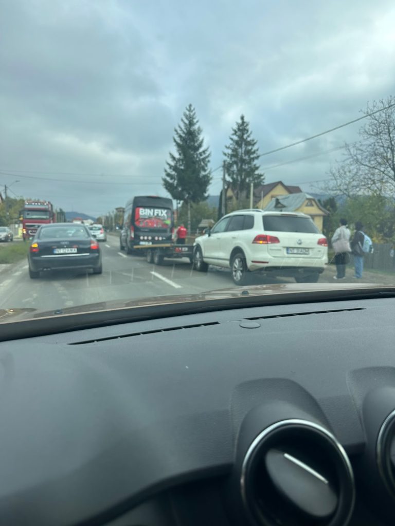 Neamț. Minoră de 13 ani rănită într-un accident rutier