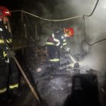 Vaslui. Incendiu lângă școala din Bogești – o persoană a fost surprinsă în interior