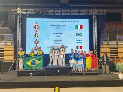 Bacău. Delia Ștefania Dumitriu, polițista campioană la karate, cu centură neagră Bacău. Delia Ștefania Dumitriu, polițista campioană la karate, cu centură neagră – foto 3