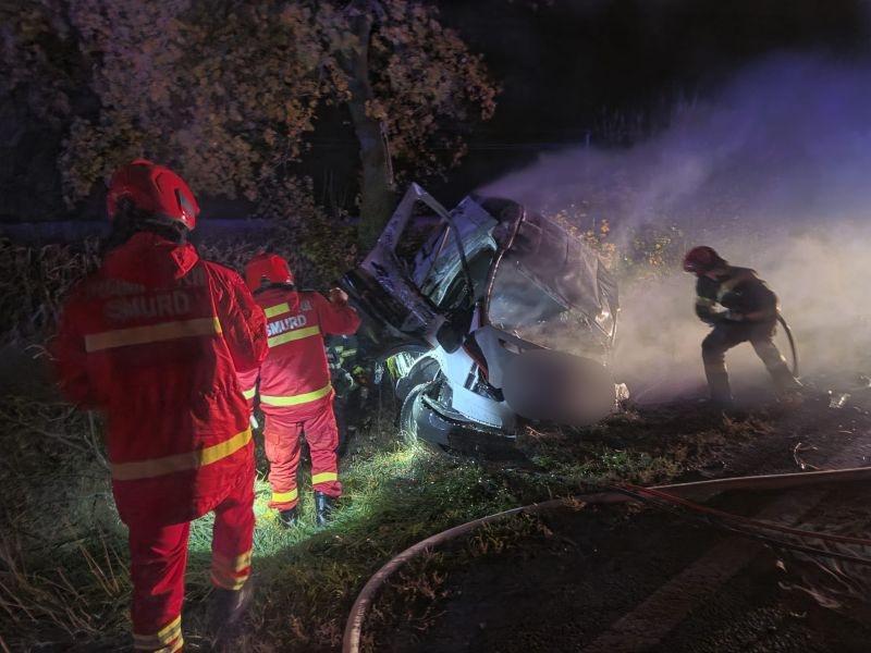 ed0e0811-c1c9-4401-8cb0-9187aa21e12f-2 Iași. Grav accident la Miroslovești – două persoane și-au pierdut viața