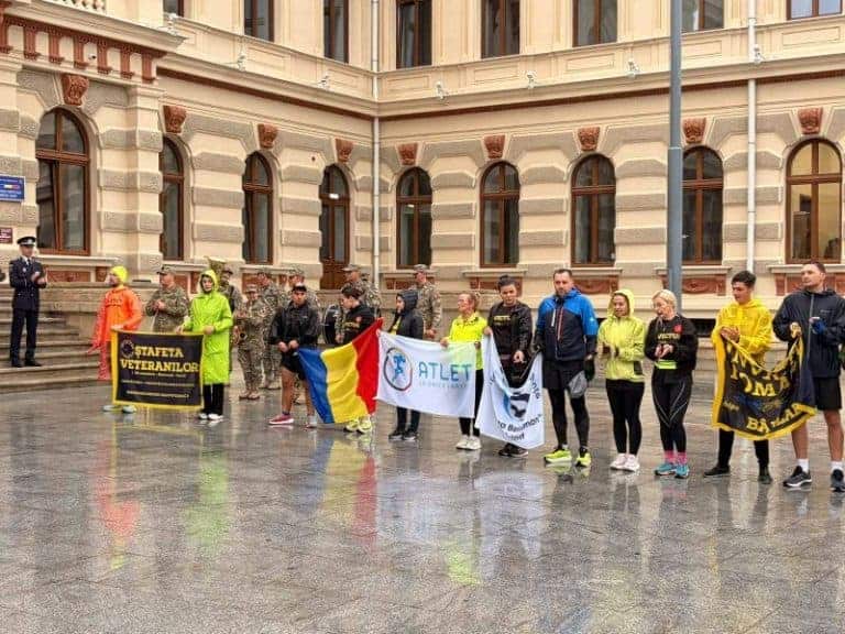 Ștafeta Veteranilor Invictus a ajuns la Bacău. Militarii au preluat traseul roșu de la echipa din Vaslui Ștafeta Veteranilor Invictus a ajuns la Bacău. Militarii au preluat traseul roșu de la echipa din Vaslui