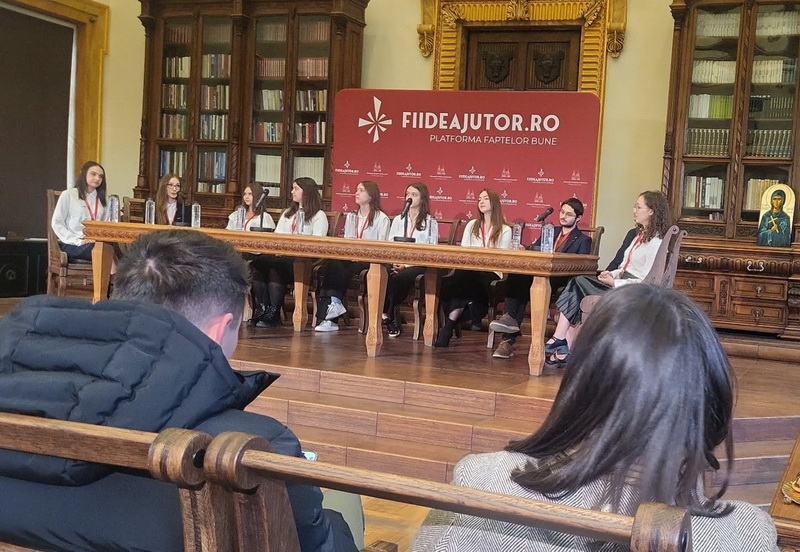 Iași „Bursierii Sfintei Parascheva”- Zece tineri premiați pentru excelență!